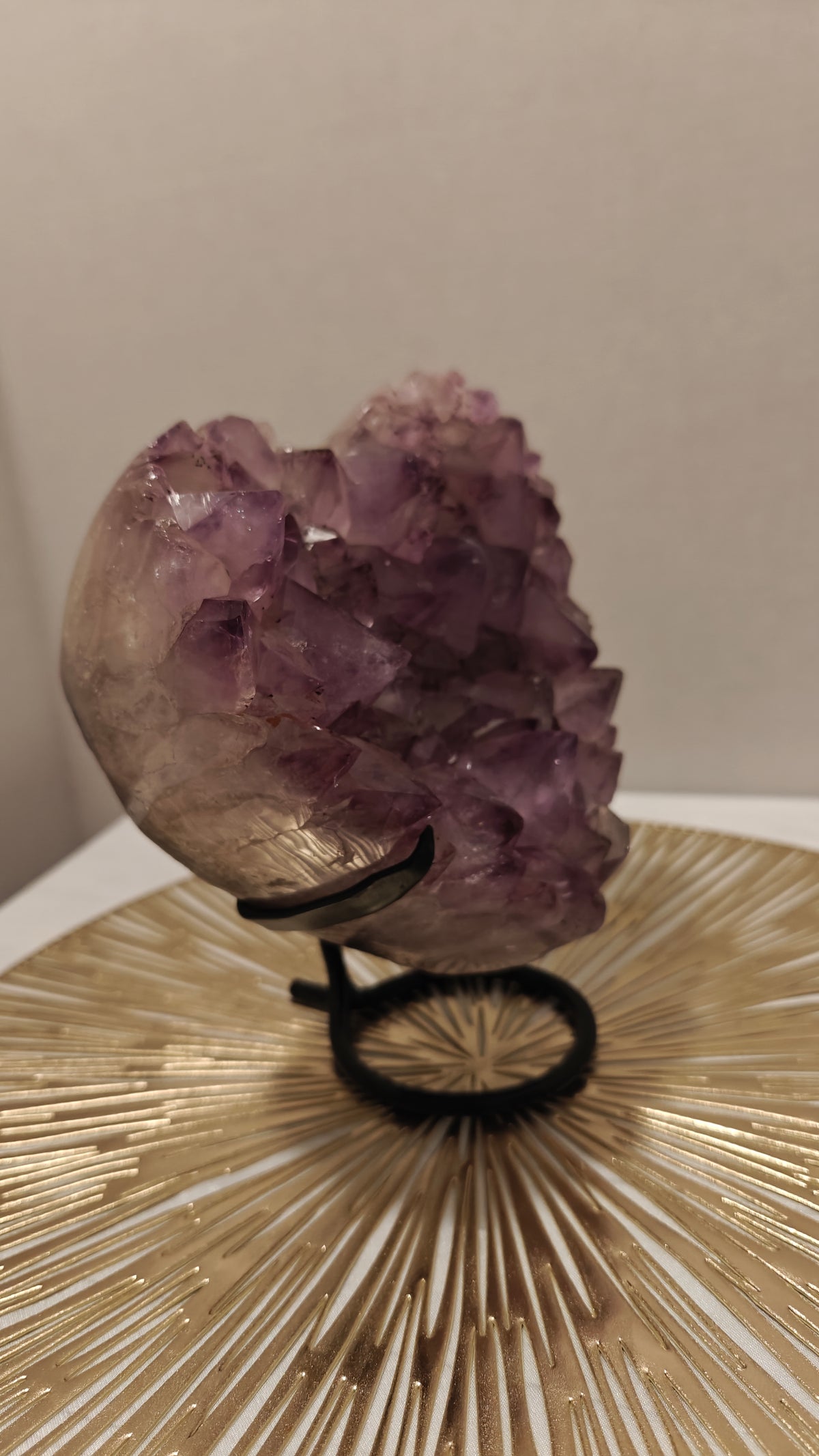Corazón Amatista Puntas Definidas con Cacoxenita "Cacoxenite" y Jasper en Stand