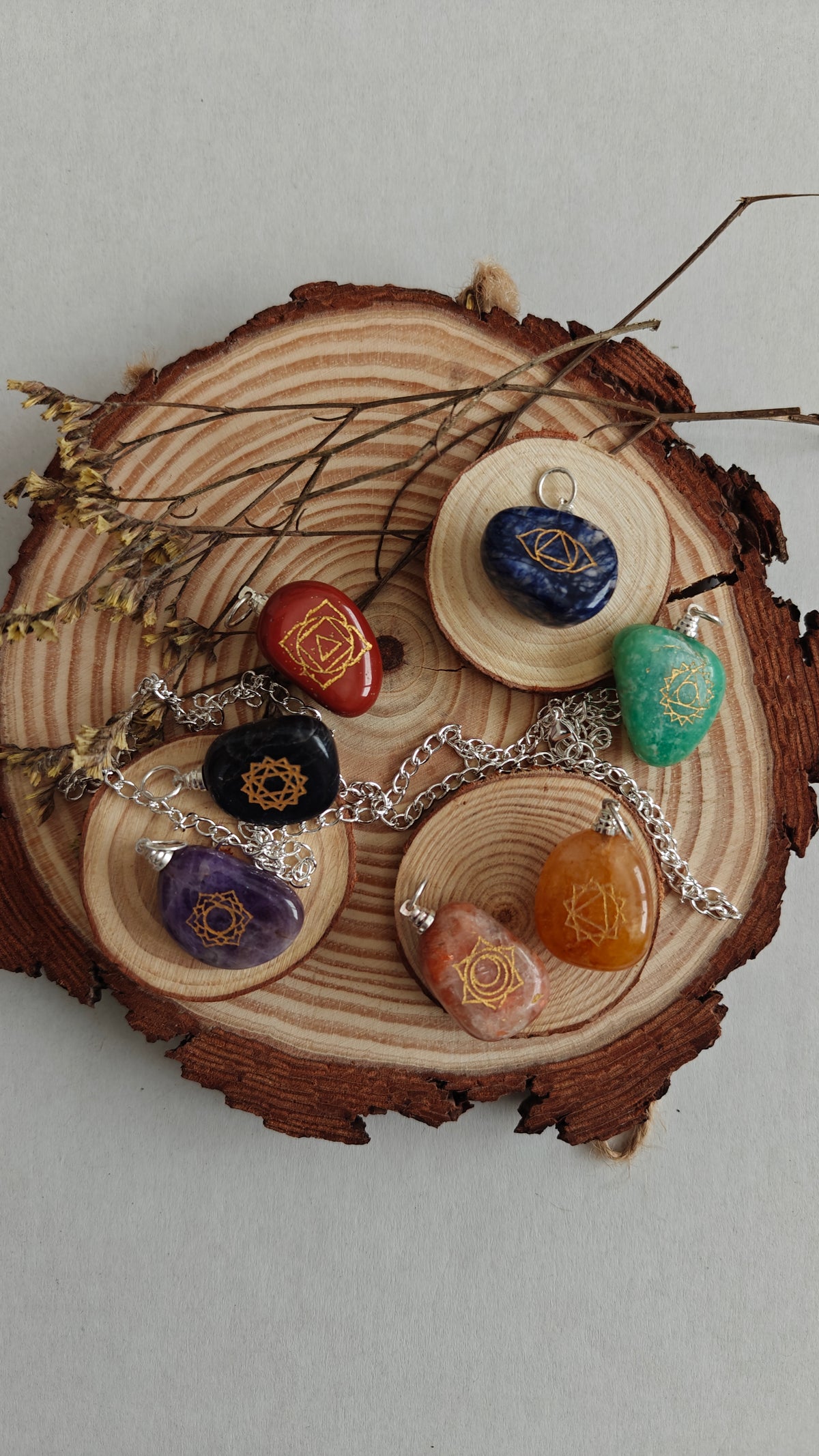 Elevate Your Chakras – Set de 7 Pendants con Cadena de Acero Inoxidable