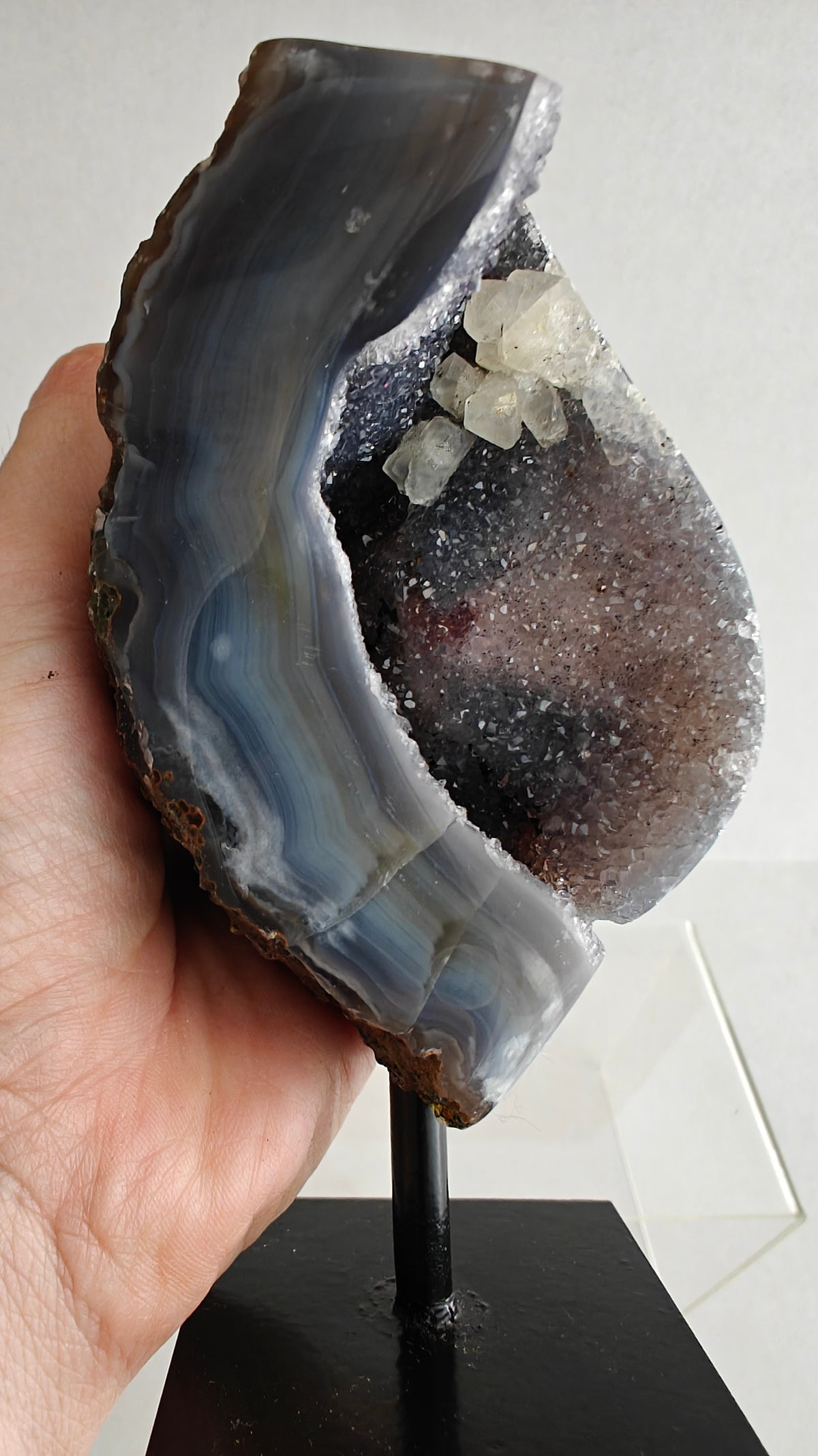 Cluster de Amatista Agata con Calcita