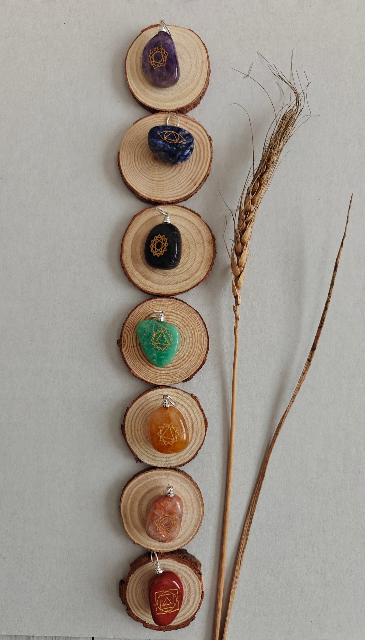 Elevate Your Chakras – Set de 7 Pendants con Cadena de Acero Inoxidable