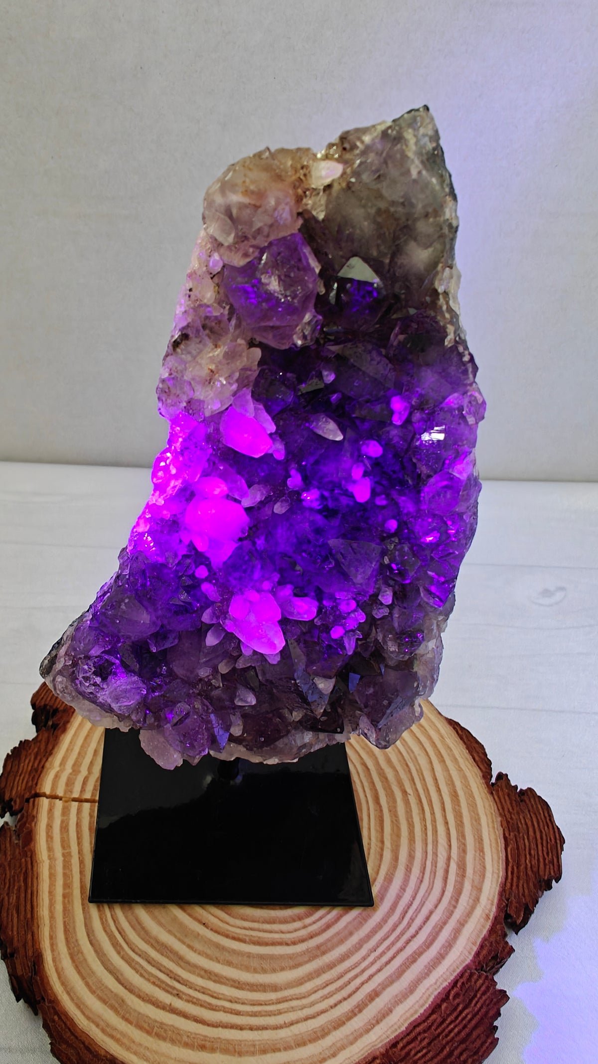 Cluster Amatista con Calcita