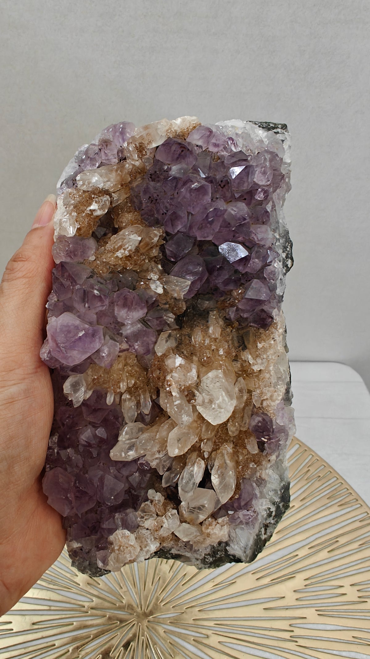Cluster de Amatista con Inclusiones