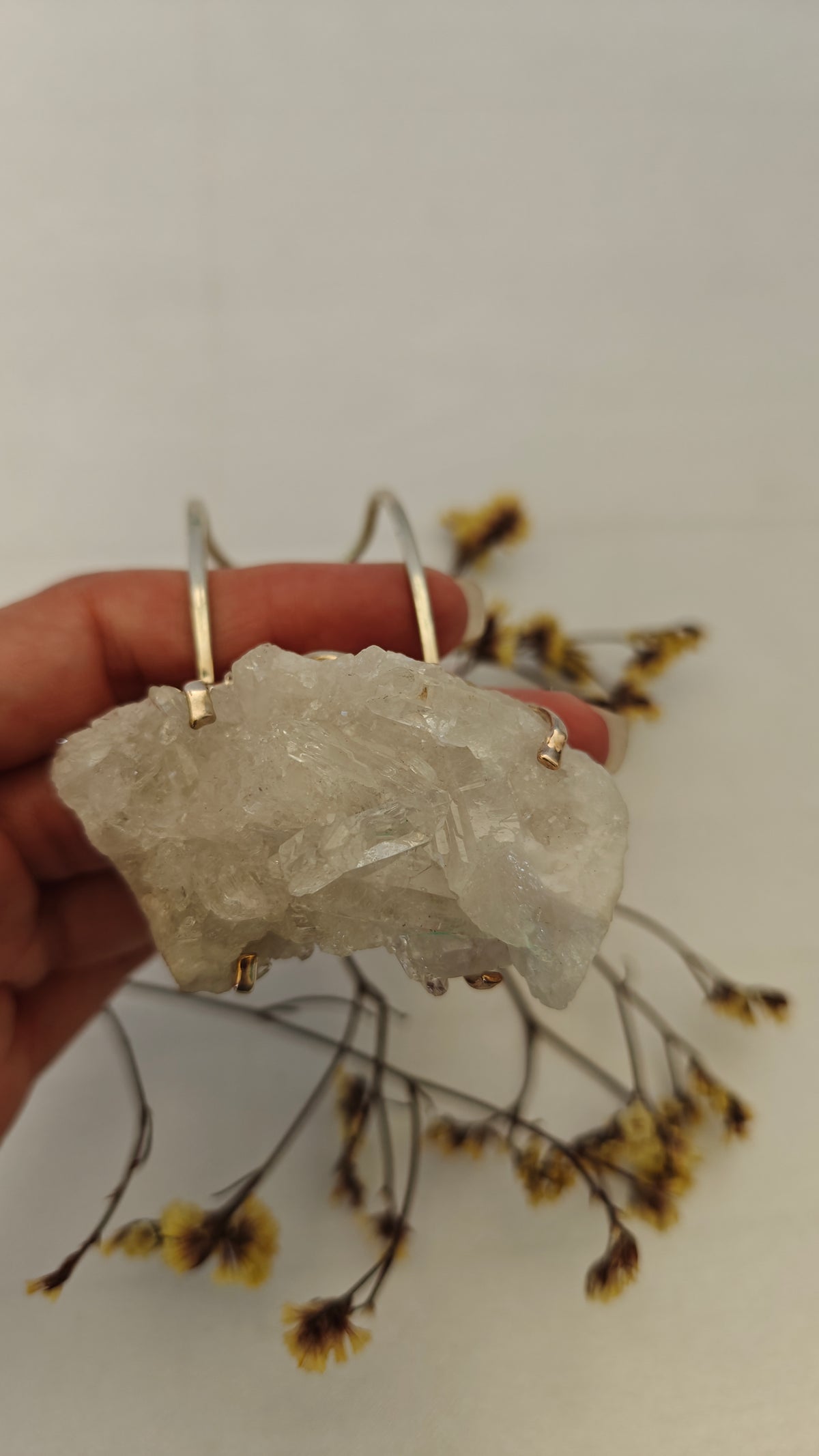 Pulsera Ajustable Cuarzo Claro Enchapada en Plata "Clear Quartz Silver Plated"