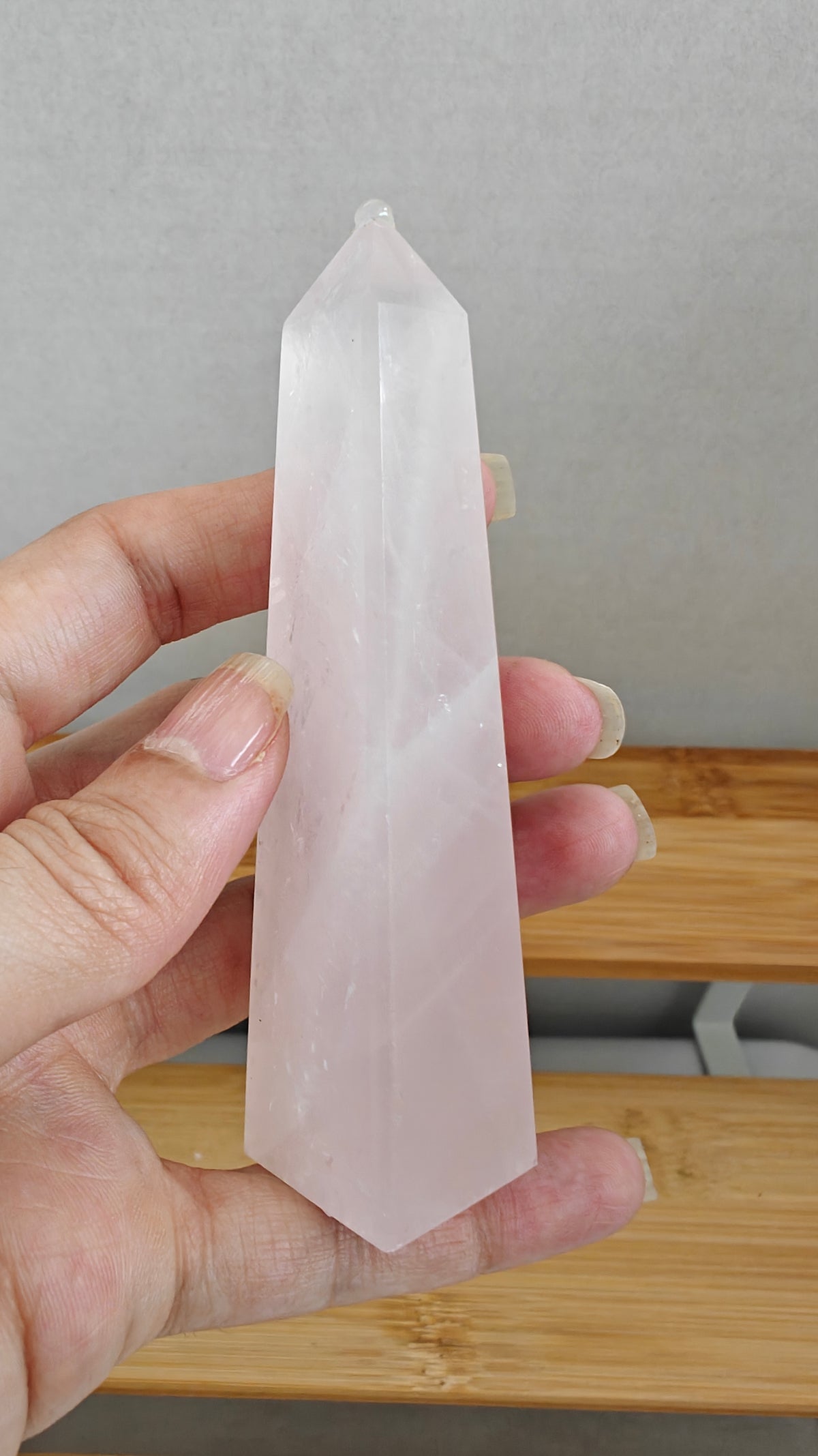 Obelisco de Cuarzo Rosa